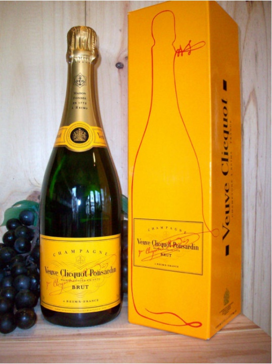 Veuve Clicquot Yellow Label Non Vintage Champagne Dry (Brut) (Gift Boxed)